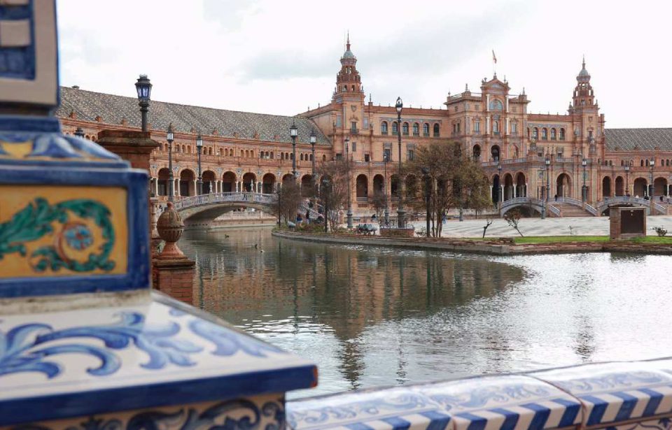 Antonio Muñoz rechaza cerrar la Plaza de España y reclama la tasa turística.