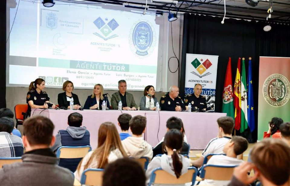 El Agente Tutor de la Policía Local llega a 2.100 alumnos por una ciudad más segura e inclusiva