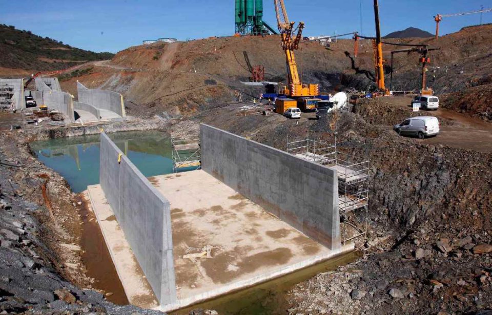 Regantes aseguran que el agua de Alcolea es "la misma que llega a Marismas del Odiel" y defiende su calidad