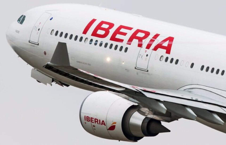 Iberia cancela 26 vuelos este jueves por la huelga de controladores en Francia