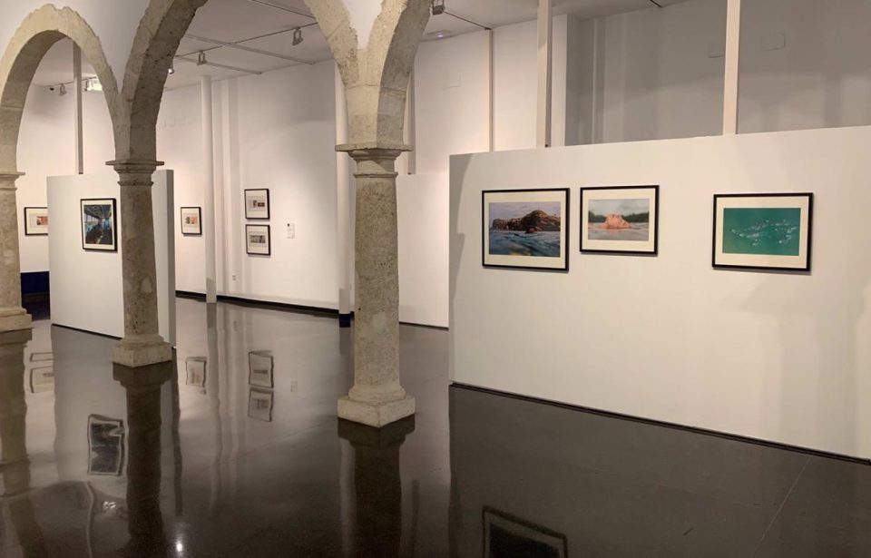 El CAF acoge desde este viernes la exposición fotográfica 'Historias de Playa', de Juan Manuel Díaz Burgos (Almería)