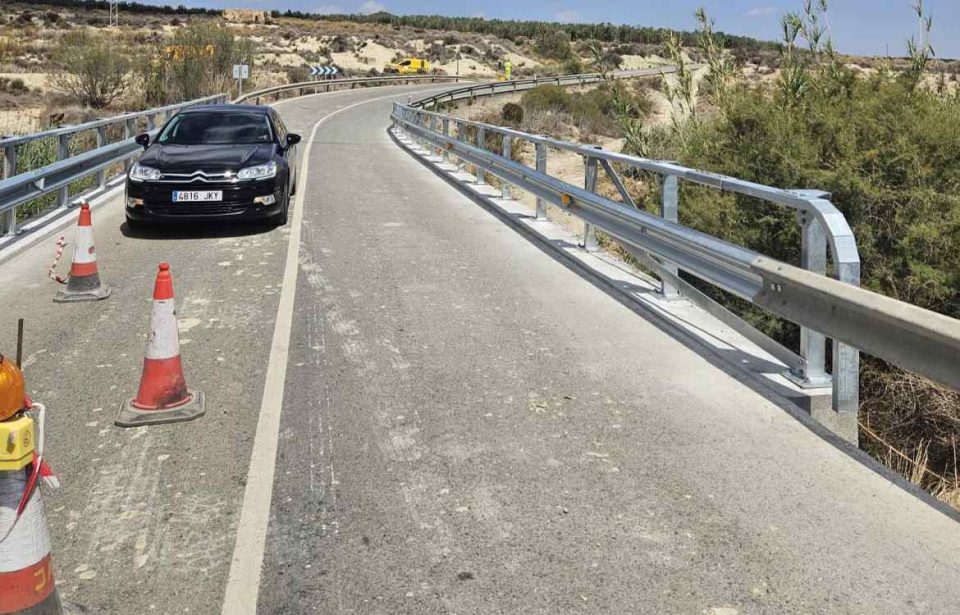 Junta restituye el sistema de seguridad de la carretera desde la A-7 a Antas dañado tras un accidente en abril (Almería)