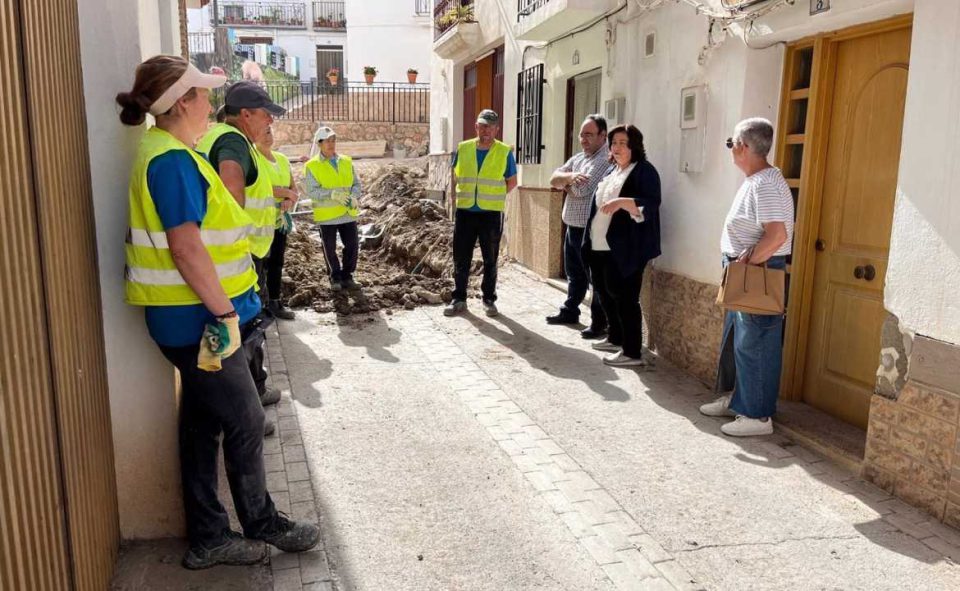 Las obras de mejora en Alboloduy y Alcolea a través del PFEA han generado más de 4.100 jornales (Almería)