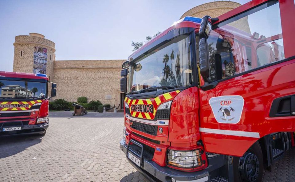 Bomberos del Poniente refuerzan su flota con dos nuevos vehículos valorados en casi un millón de euros