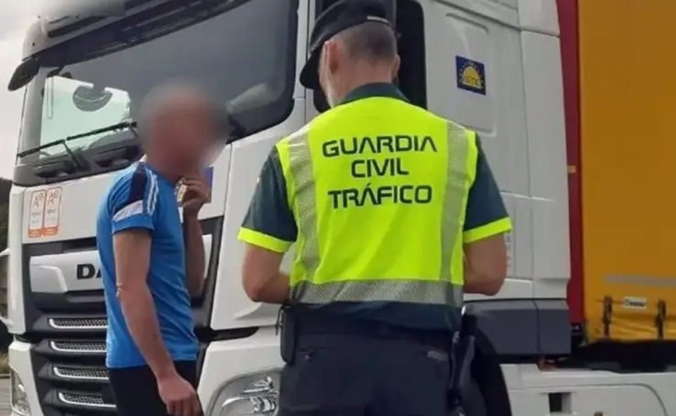 Investigan al conductor de un camión por superar seis veces la tasa de alcohol la permitida (Almería)