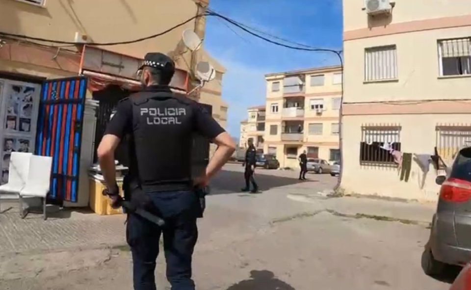 Detenidos dos menores acusados de robar un móvil a otro a punta de cuchillo en la capital