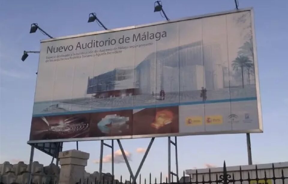 Cartel del nuevo Auditorio de Málaga.