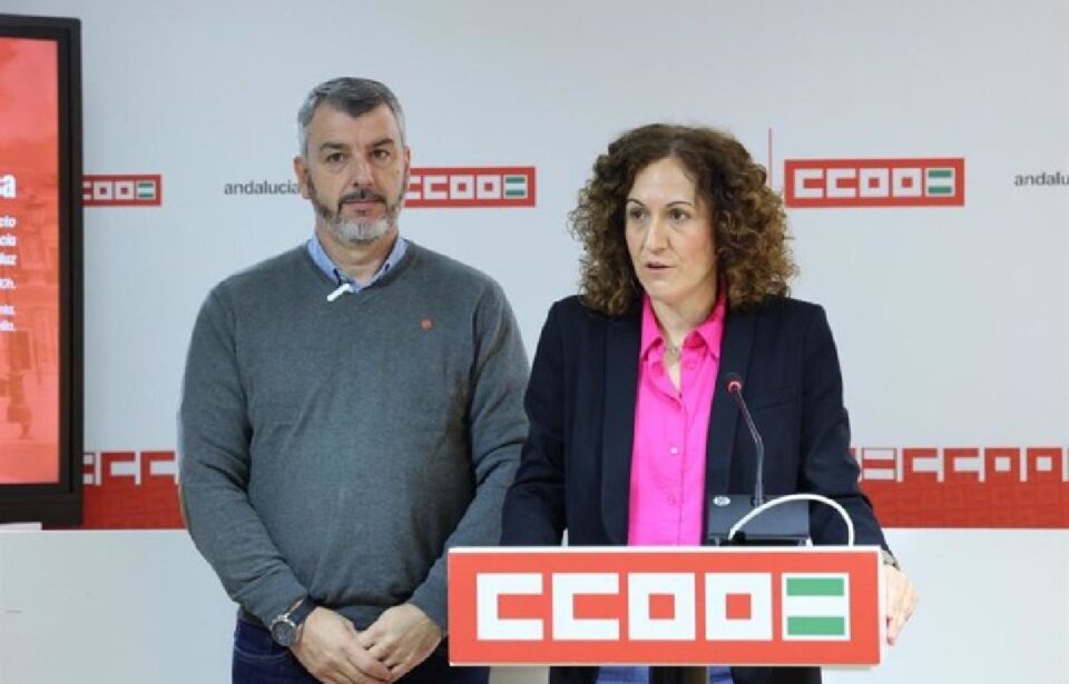 CCOO y UGT convocan concentraciones para exigir la reducción de la jornada laboral.