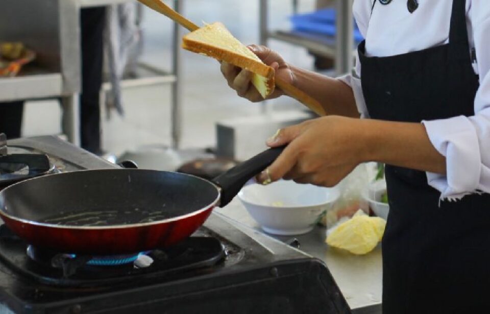 CSIF exige la inmediata actualización del complemento específico para los cocineros y cocineras del SAS.