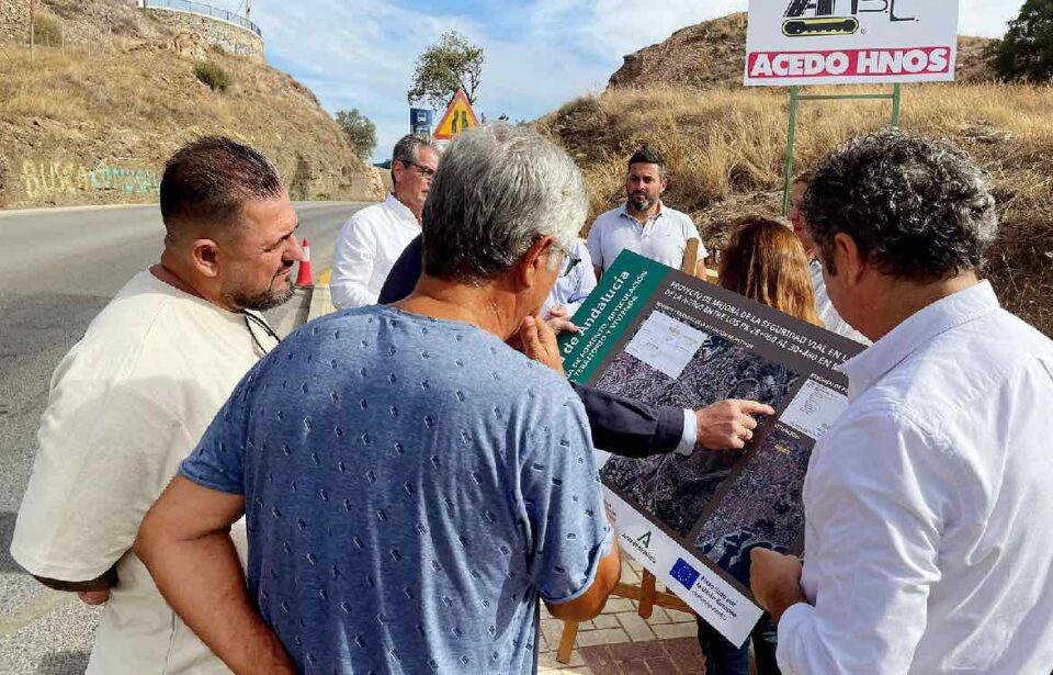 La finalidad de esta obra no es otra que mejorar la seguridad vial de esta zona a través de la construcción de un acerado.