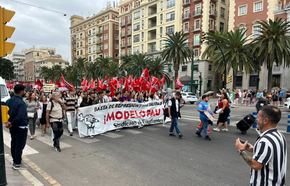 Huelga de estudiantes en Málaga por el modelo de selectividad (PAU) del PP