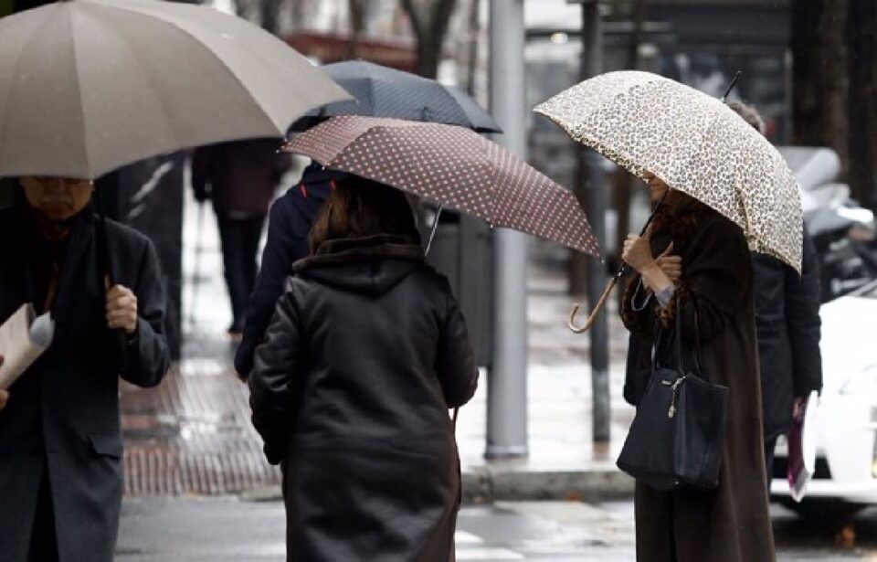 La AEMET activa el aviso naranja por lluvias en la provincia de Málaga.