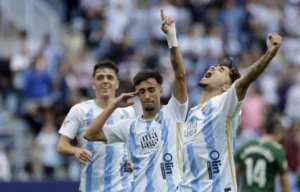 Un gran Málaga vence al Eibar despega en la tabla (1-0)