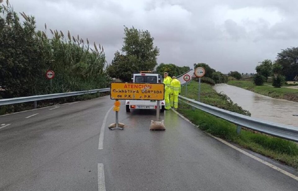 Numerosas carreteras de varias localidades españolas continúan cortadas por los efectos de la DANA.