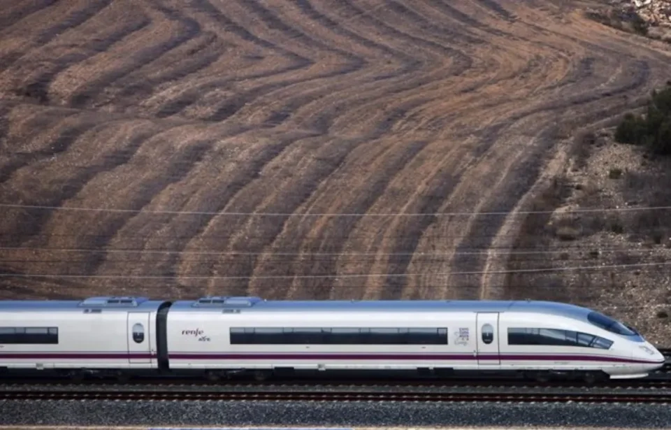 Un tren Málaga-Madrid con 291 pasajeros descarrila a la altura de Álora por las intensas lluvias