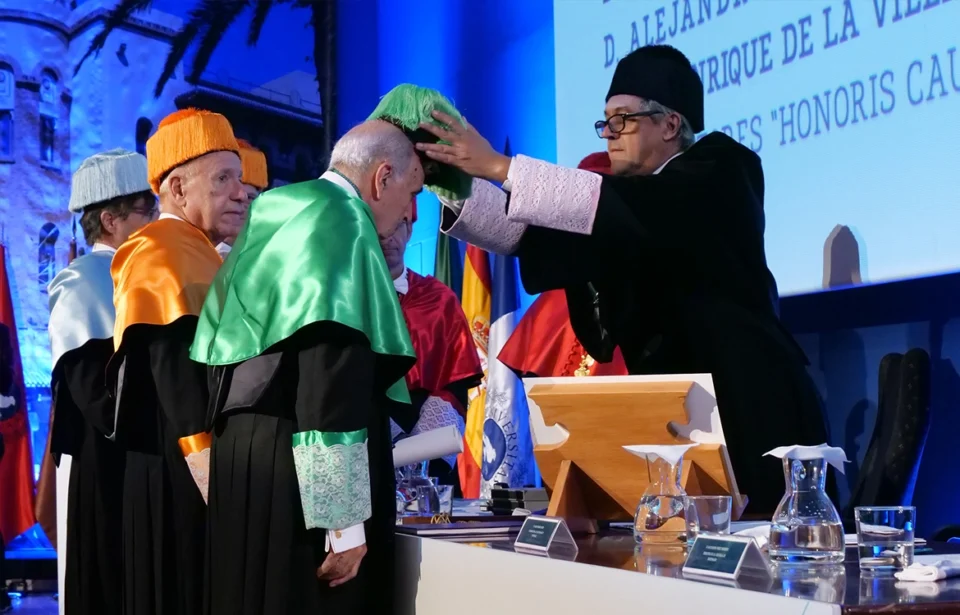 Tres nuevos honoris causa pasan a formar parte del Claustro de la UMA