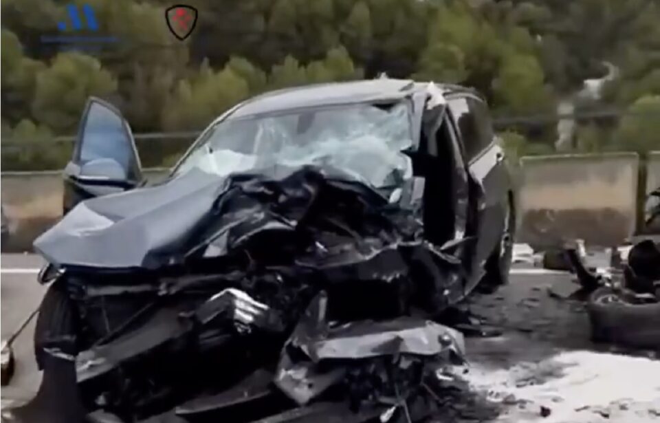 Una mujer en estado grave tras sufrir una colisión frontal en la ‘carretera de la muerte’.