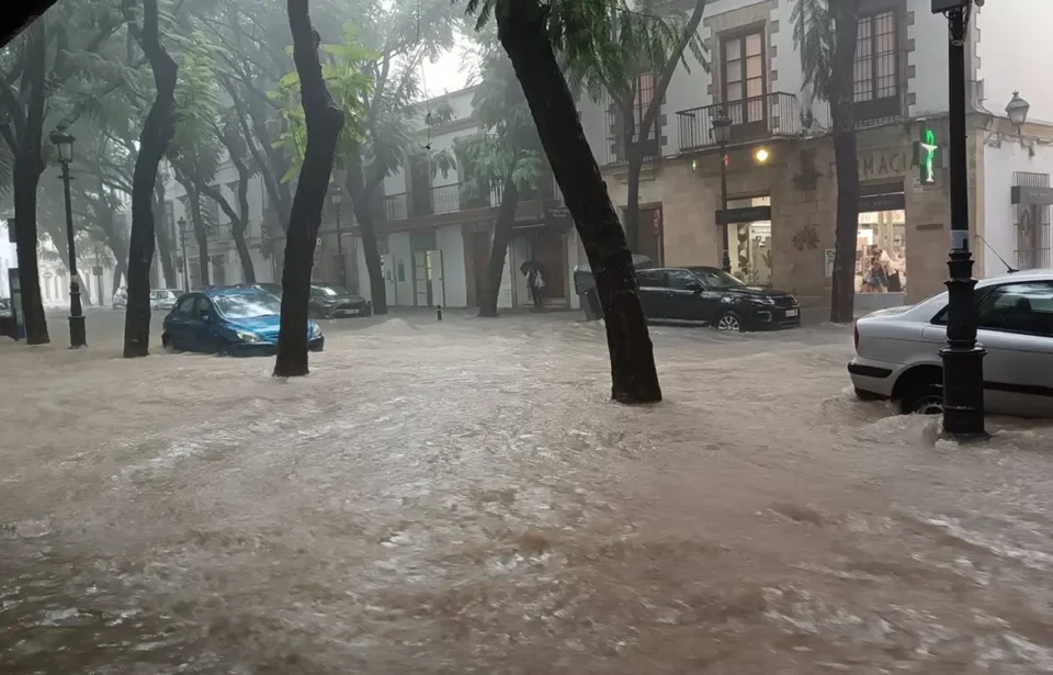 Temporal.- El campus de Jerez suspende sus clases ante la "alta probabilidad" de daños en las instalaciones