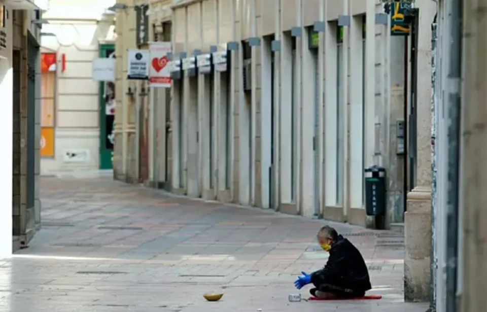 Málaga realiza una batida para alojar a los sintecho durante las lluvias torrenciales