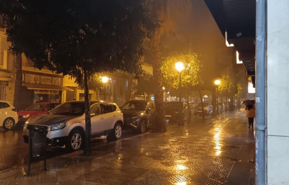 El litoral de la provincia de Huelva en aviso rojo por lluvias.