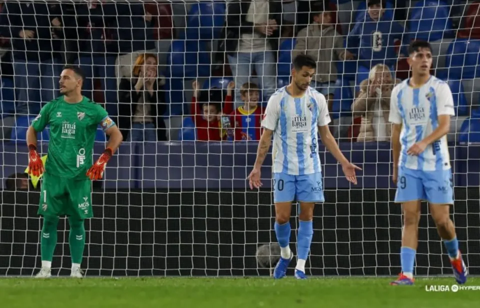 El Málaga paga sus graves errores defensivos y cae por primera vez a domicilio ante el Levante (4-2)