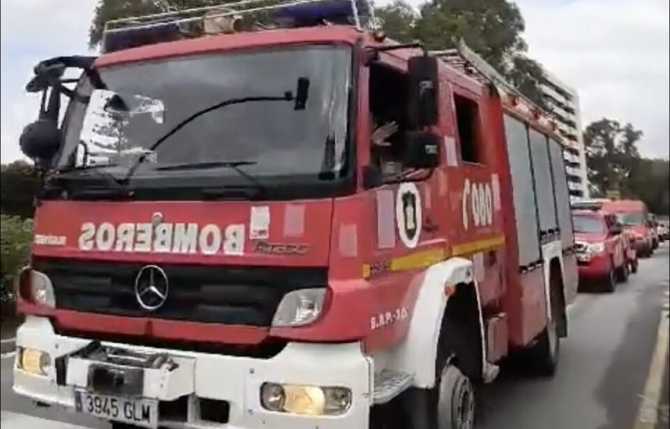 La ayuda malagueña continúa llegando a Valencia: 14 bomberos del Ayuntamiento de la capital se desplazan hasta la ‘zona cero’.