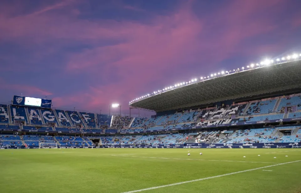 Horario y dónde ver el Málaga-Racing de Santander