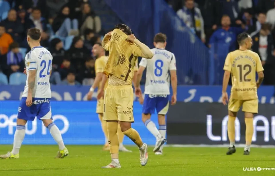 El Málaga logra un valioso punto tras jugar más de 60 minutos con un jugador menos (0-0)