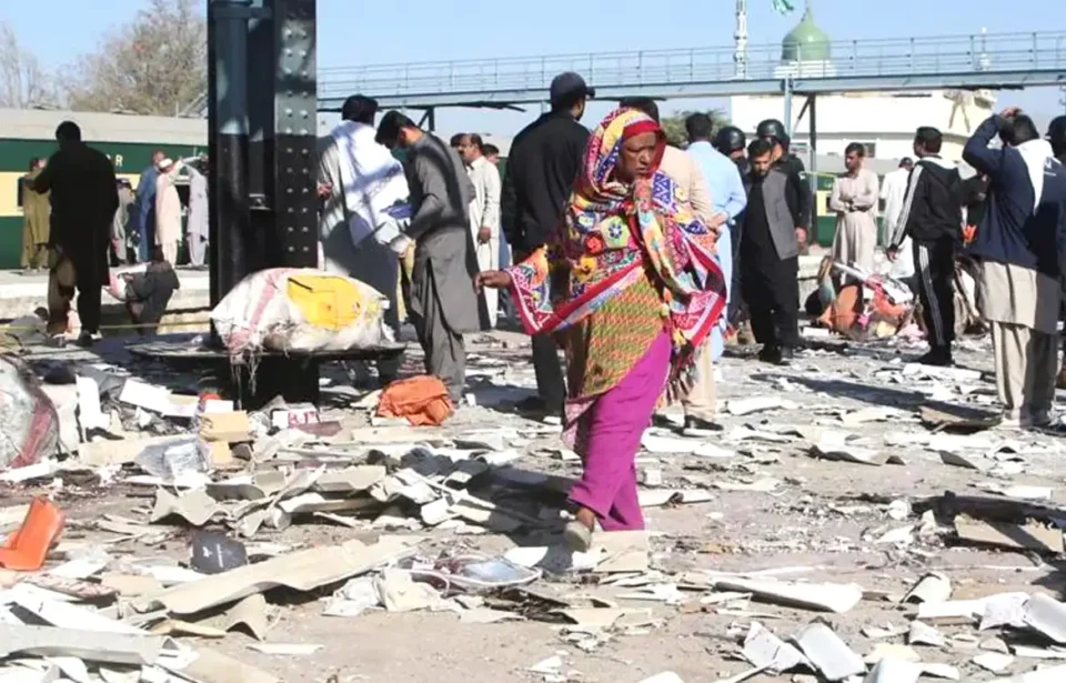 Un atentado suicida deja al menos 24 muertos y 46 heridos en la ciudad paquistaní de Quetta