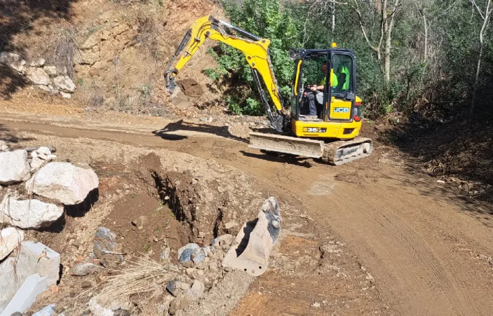 Reabrir caminos en los diseminados: la prioridad del Distrito Este tras la DANA