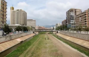 Málaga avanza en el diseño de puentes-plaza para conectar el Guadalmedina