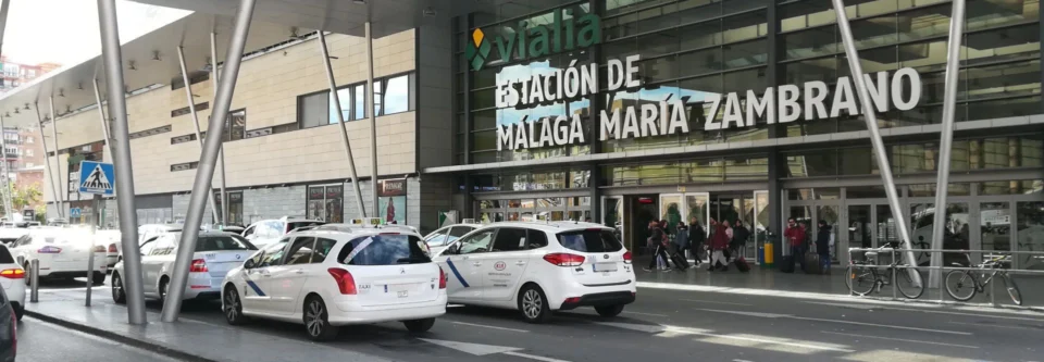 Taxis en la estación de tren