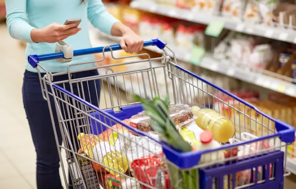 ¿Qué supermercados y centros comerciales abren este puente de diciembre en Málaga?